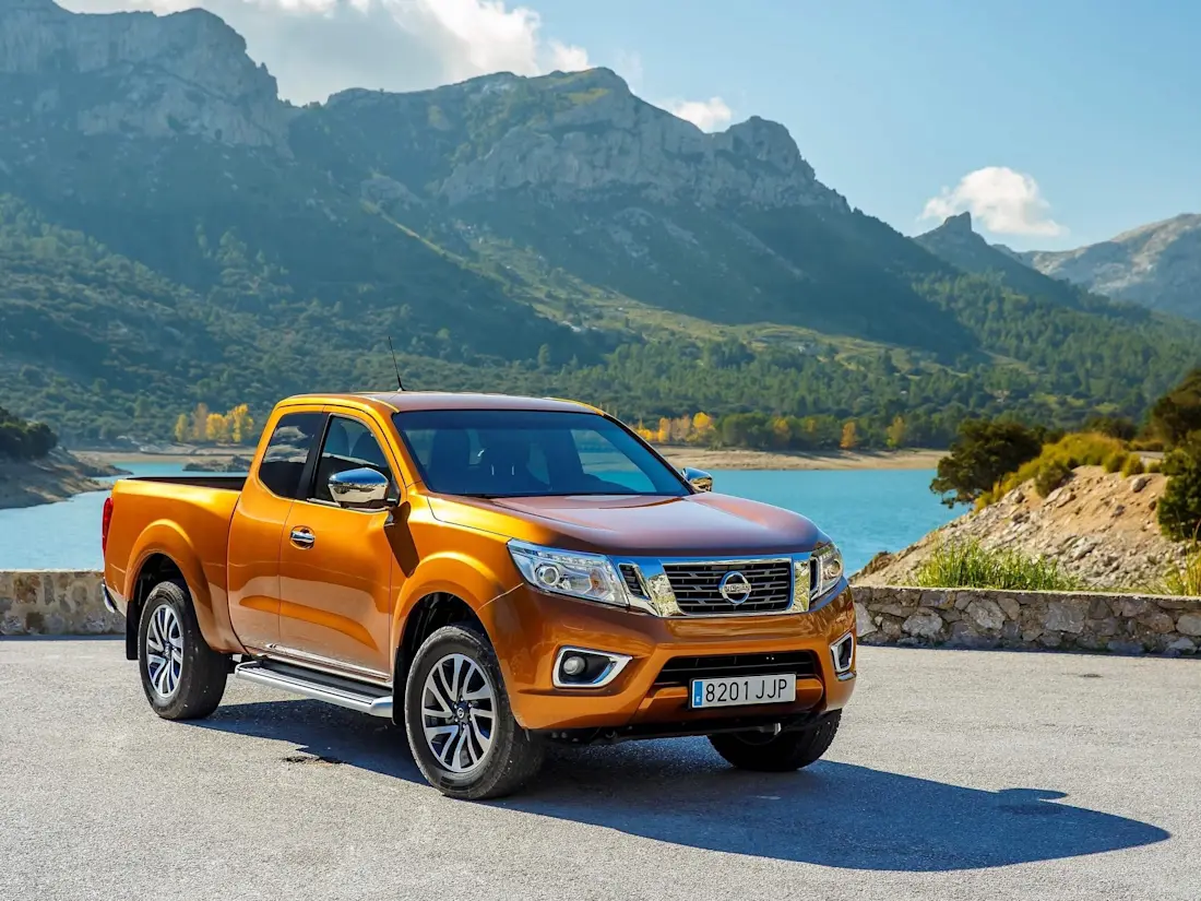 Nissan-NP300 Navara-2016-Front Three-Quarter.327fb4d4