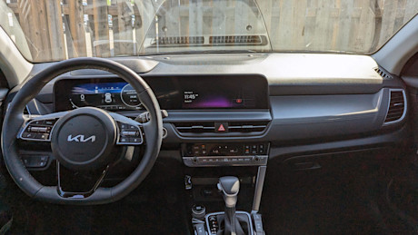 Editorial 2024 kia seltos x line td 240209 13 sha