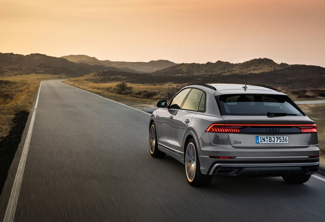 audi-q8-back