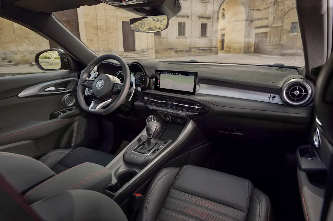 alfa-romeo-tonale-phev-tributo-italiano-2024-review-laatste-lofzang-op-benzinemotor-2024-05