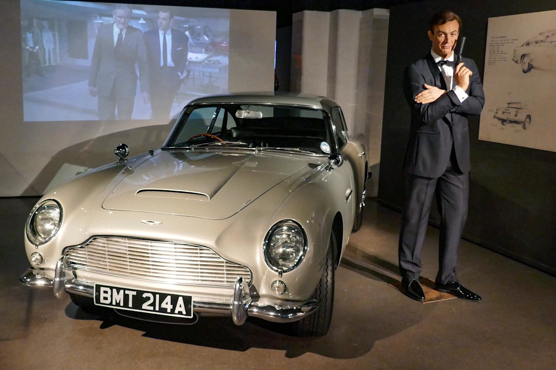 Editorial 01a aston martin db5 sean connery wikipedia fr
