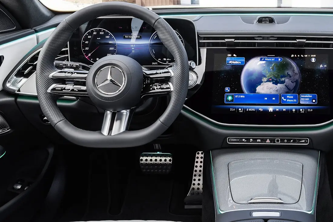 Mercedes-Benz-E-Klasse-T-Modell-2023-Cockpit Mercedes-Benz-E-Klasse-T-Modell-2023-Cockpit