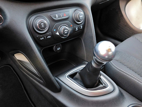 Editorial 2016 dodge dart blacktop sh 24