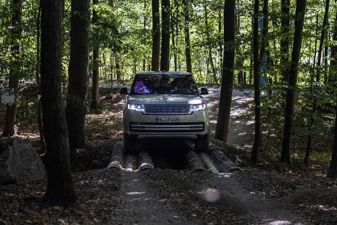 Range-Rover-Offroad-Front Range-Rover-Offroad-Front