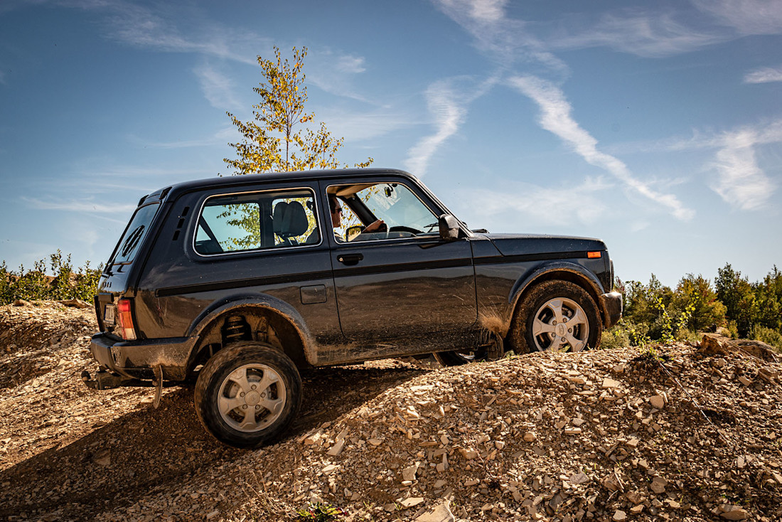 Lada-4x4-Side