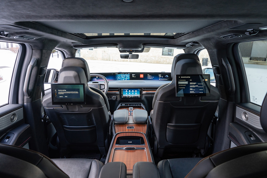 2026 Lincoln Navigator - TD - JW - 260413 - 18
