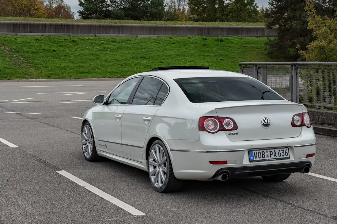 VW-Passat-R36-Rear-Side VW-Passat-R36-Rear-Side