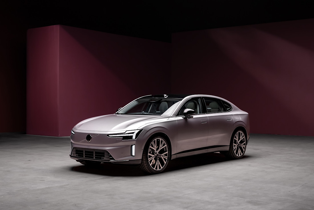 Volvo ES90 : la limousine de luxe suédoise électrique (2026)