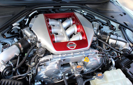 Editorial 2013 nissan gtr pb 003 1755