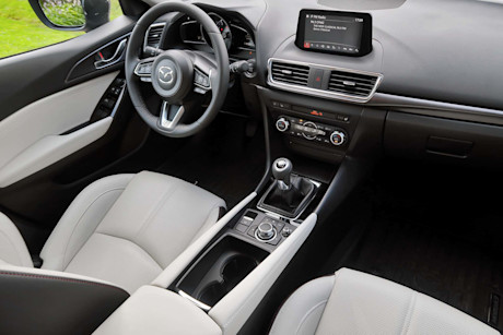 Editorial 2018 mazda3 sport gt 22 jm