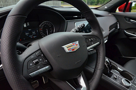 Cadillac XT4 2021 : essai routier Body Image