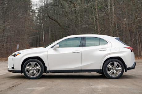 Editorial 2023 lexus ux 250h elegance special edition 04 di