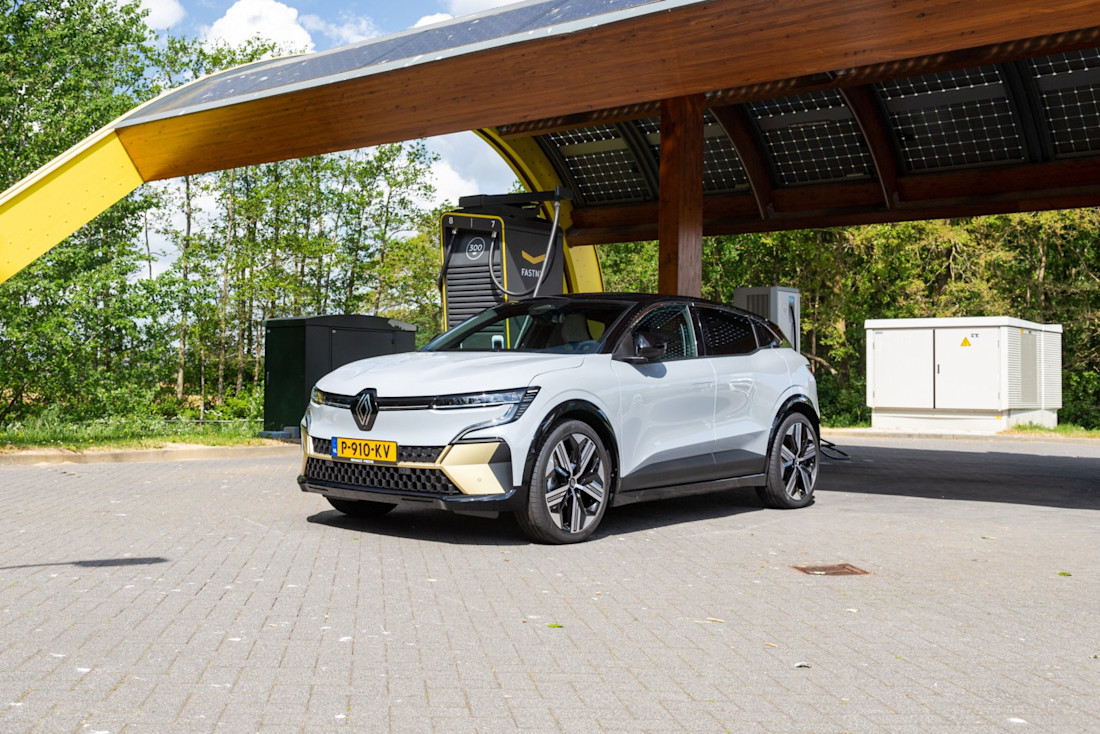 mitsubishi-kopieert-weer-twee-renaults-hebben-ze-de-juiste-uitgekozen-2024-06.jpg