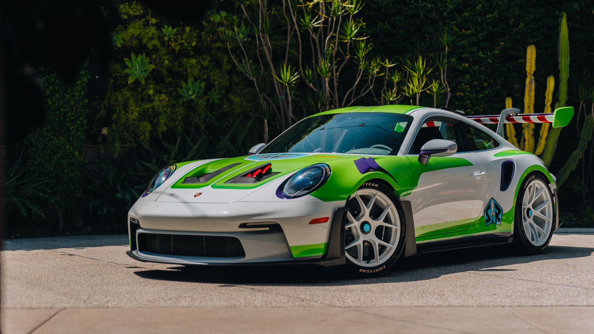 Porsche 911 Story 最新版 Porsche Goes To Infinity and Beyond With “Toy Story” Inspired 911s