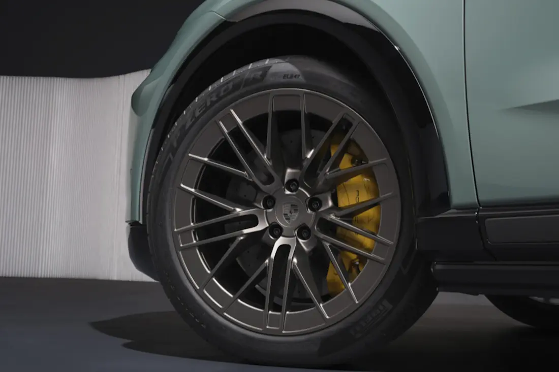 Porsche Cayenne Electric-3