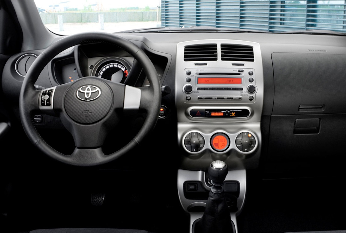 Toyota-Urban Cruiser-2009