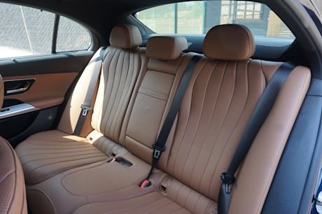 Editorial 2024 mercedes benz e 450 jl 22