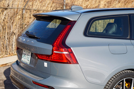 Editorial 2024 volvo v60 recharge t8 awd polestar engineered td 240227 17 jl