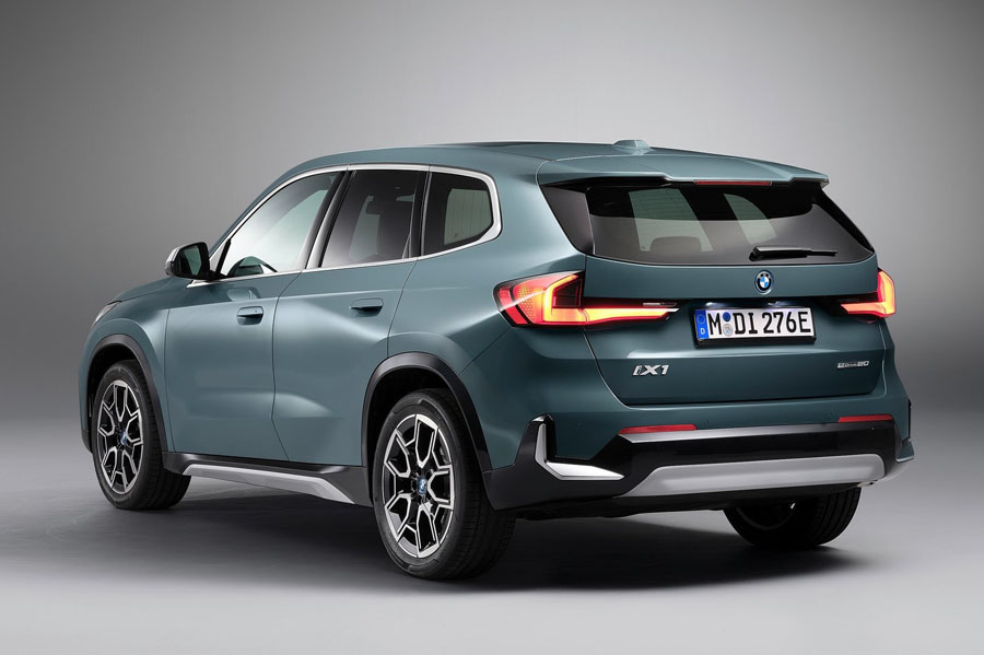 BMW-iX1_eDrive20-2024-1600-03.jpg