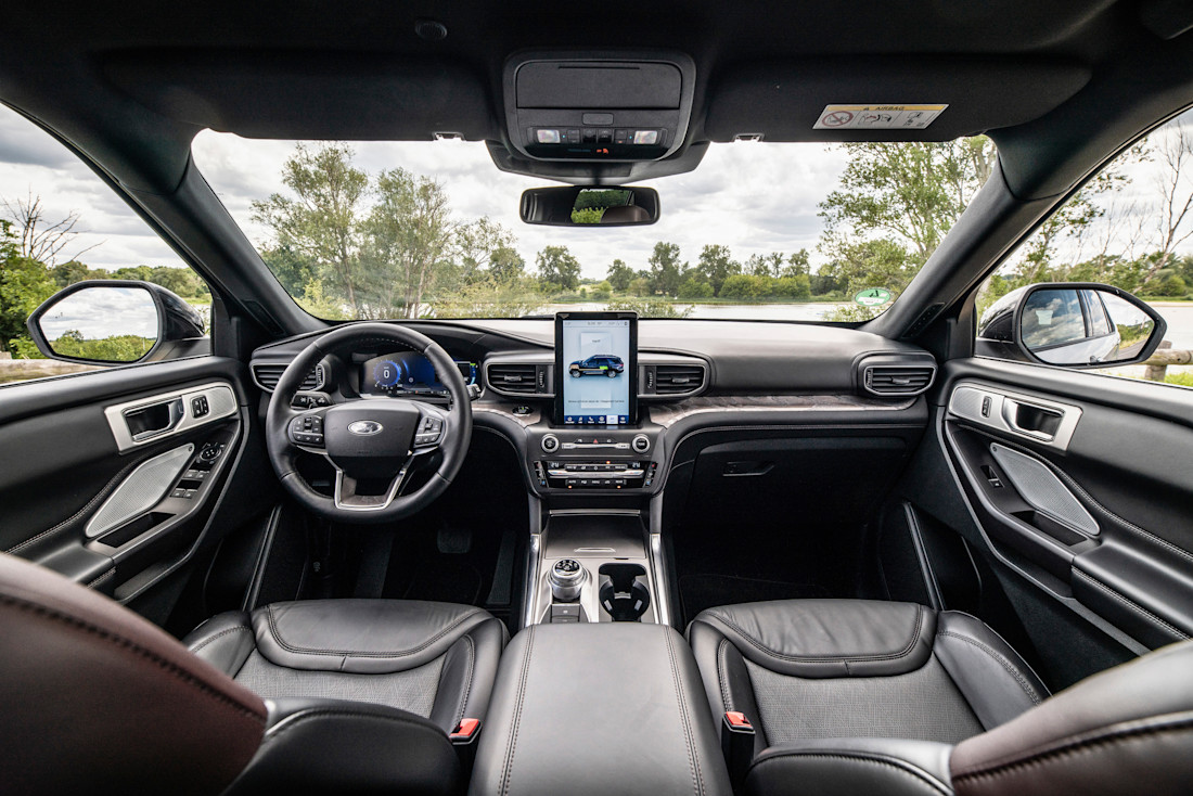 ford explorer plug-in hybrid platinum 27