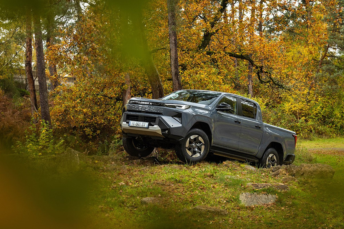 Toyota Hilux : le pick-up indestructible devient également électrique (2025)