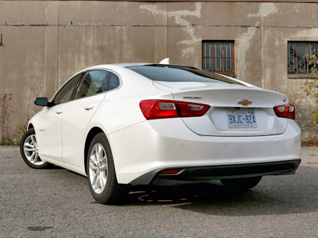 Editorial 2018 chevrolet malibu hybrid 04 bh
