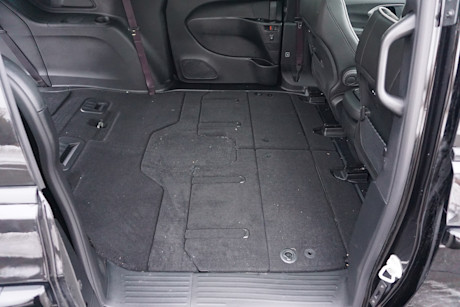 2026 Chrysler Pacifica AWD Review + Video Body Image