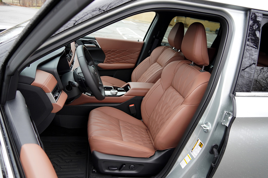 Mitsubishi-Outlander-GT-2026 (37).jpg