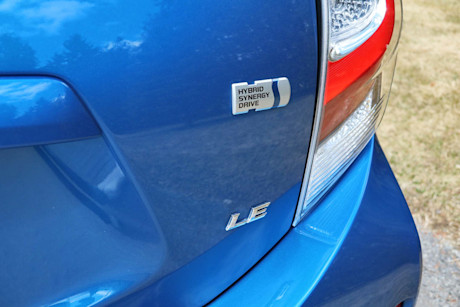 Editorial 2019 toyota prius c technology 16 jm