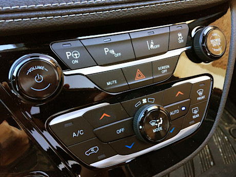 Editorial 2019 chrysler pacifica hybrid 34 db fr