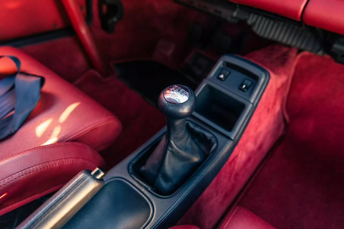 Porsche-911-Turbo-S-Lightweight-1993 (9).jpg