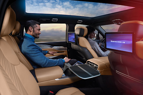 Cadillac Escalade IQ 2025 : premier essai Body Image
