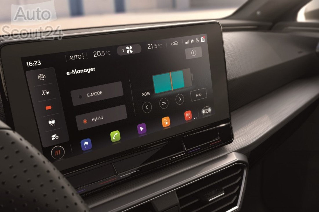 Nuevo-SEAT-Leon-e-HYBRID-el-primer-vehiculo-hibrido-enchufable-de-la-compania_11_HQ (2).jpg