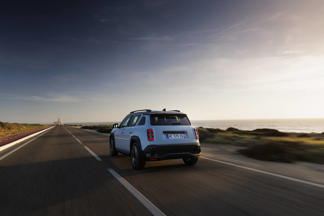 Renault-4-e-tech-2025 (19).jpg