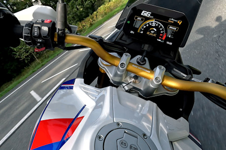 6 bmw-f-450-gs-2026-ah-onboard
