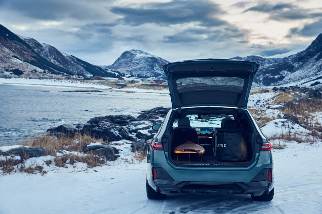 P90537348_highRes_the-new-bmw-i5-edriv