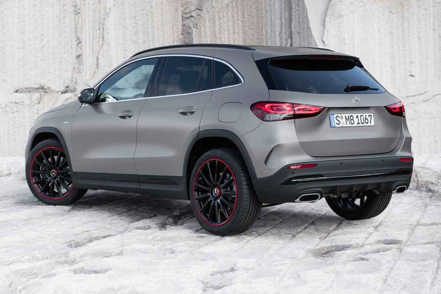 Mercedes-Benz-GLA-2021-1024-0f.jpg