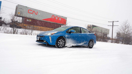 Editorial 2020 toyota prius technology awd e 03 jp