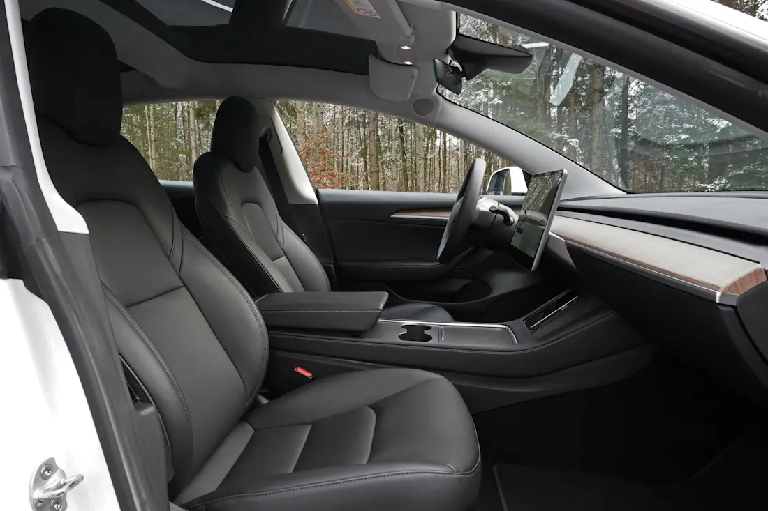 Tesla model 3 performance_vordersitze