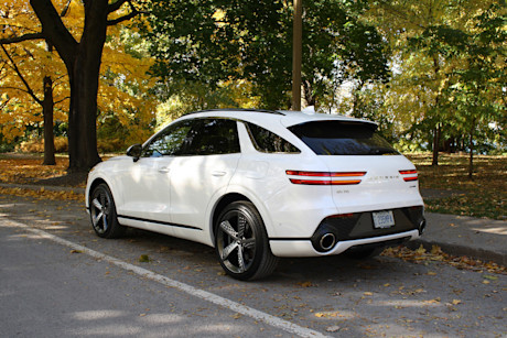 Genesis GV70 3.5T Sport Plus 2025 : essai routier Body Image
