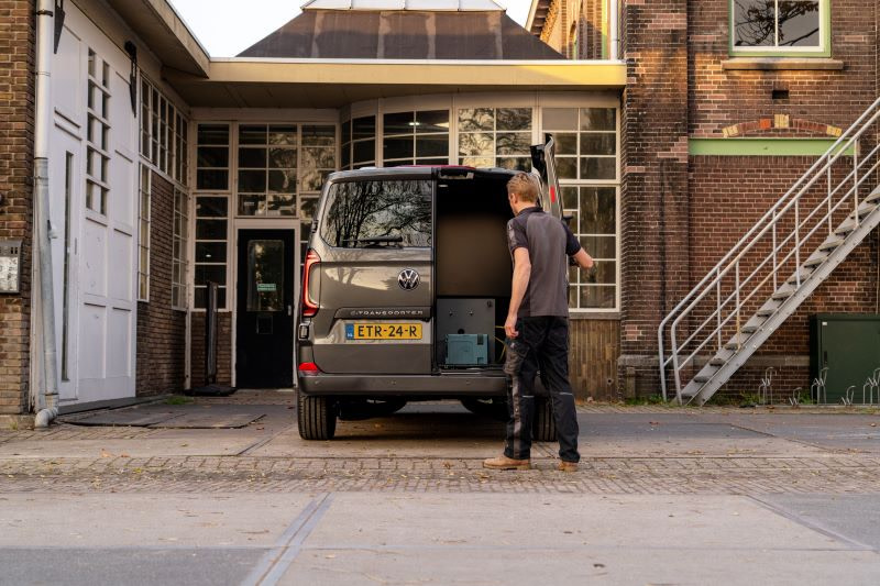 volkswagen-e-transporter-kost-46990-euro-kan-de-snoezige-id-buzz-wel-inpakken-2024-04