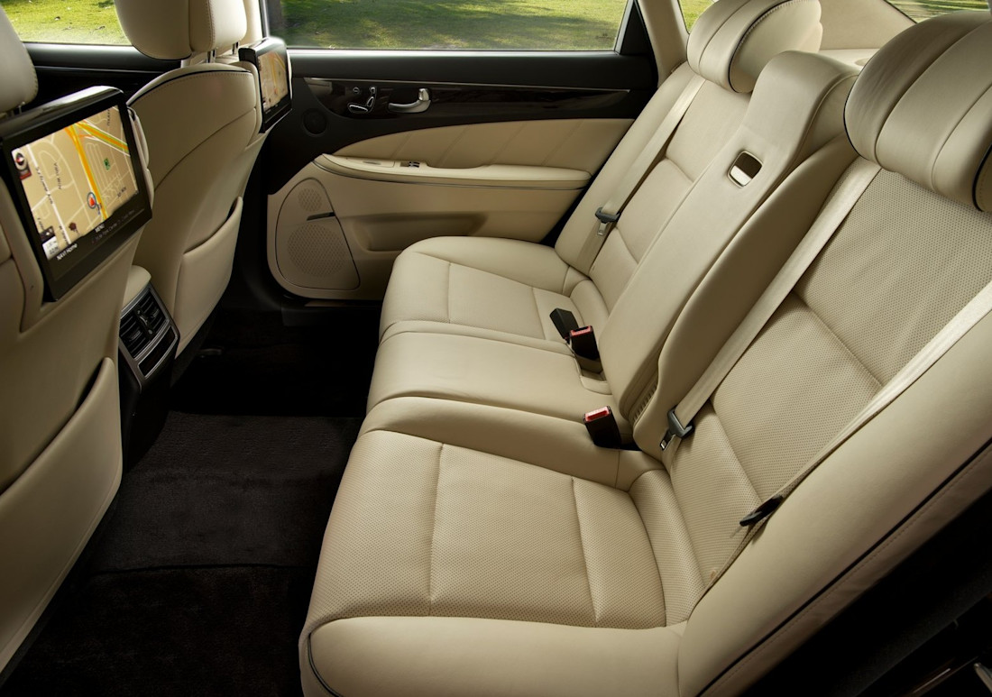 hyundai-equus-seats