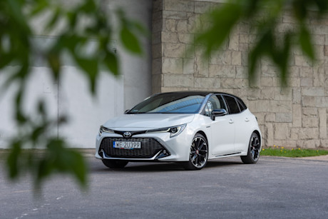 toyota_corolla_gr_sport_80.jpg