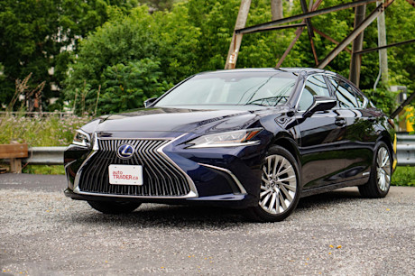 Editorial 2020 lexus es 300h 02 jl