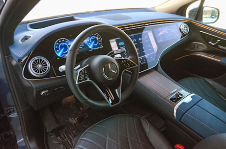 Mercedes-Benz EQS VUS 2023 : essai routier Body Image