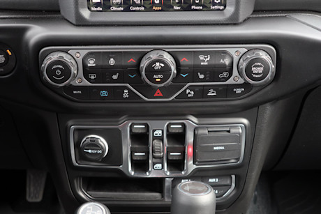 Editorial 2023 jeep wrangler sahara 4xe 30 jm