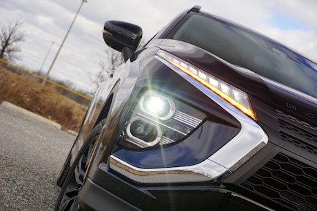 Editorial 2024 mitsubishi eclipse cross noir td 240313 06 di