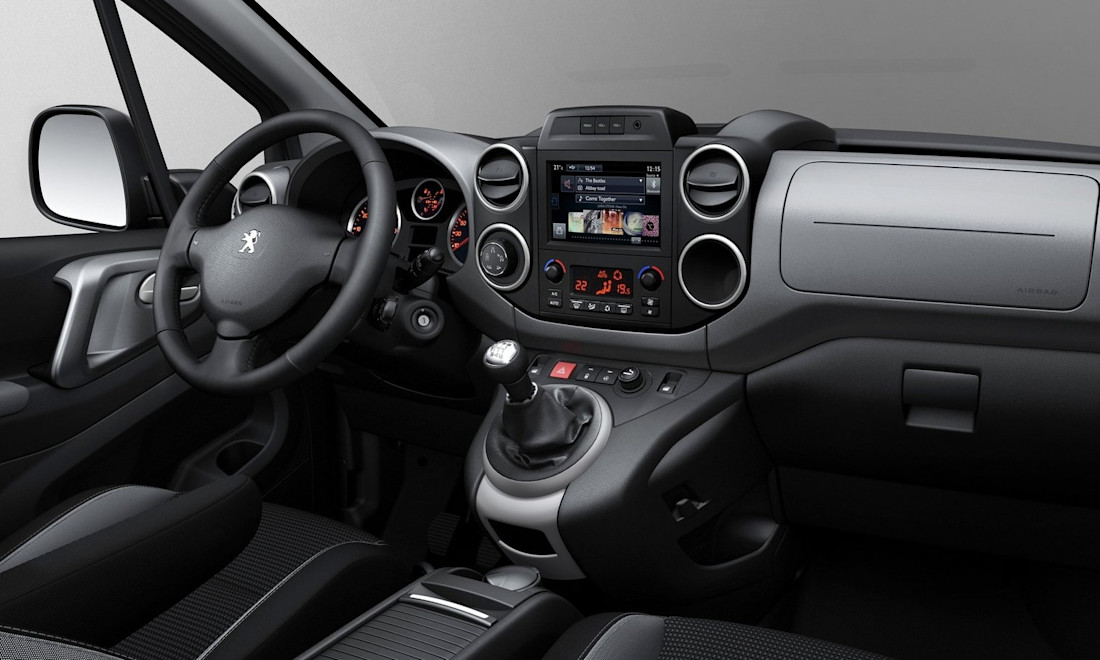 peugeot-partner-tepee-interior