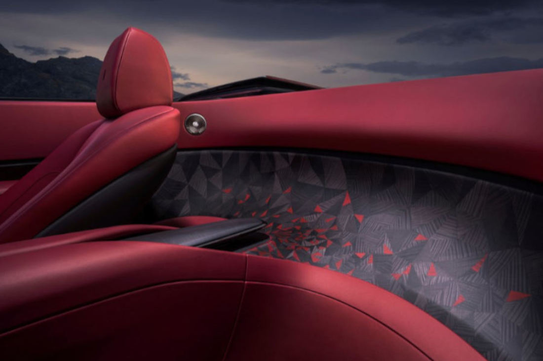 Rolls-Royce-más-caro-exclusivo-Droptail-La-Rose-Noire-2024 (1).jpg