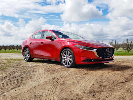 Editorial 2019 mazda3 awd 03 sw